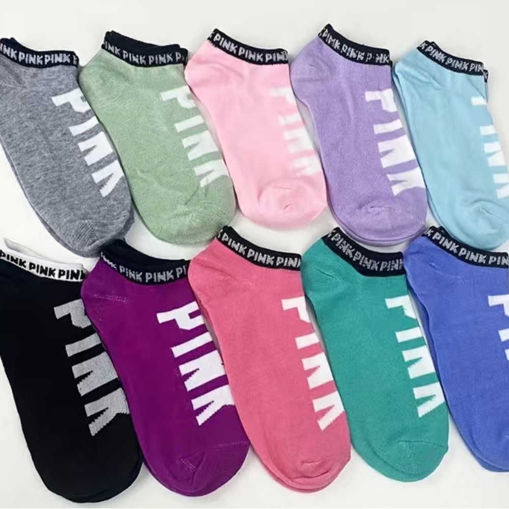 10 pairs of socks